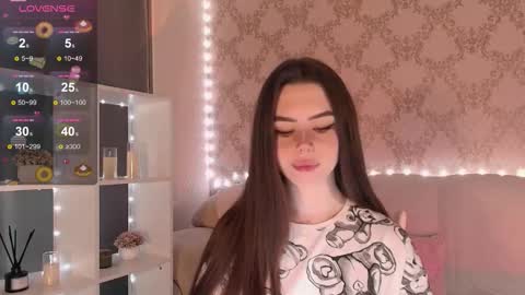 Snapshot of holymiax chatting on December 15, 3:11 am Mia online show from December 15, 3:11 am