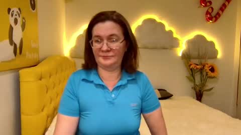 holymilfa online show from February 2, 5:15 pm