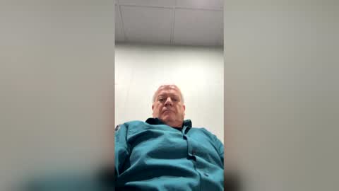 Snapshot of hondodeasy chatting on April 20, 1:03 pm hondodeasy online show from April 20, 1:03 pm