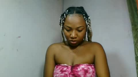 Snapshot of honeria98 chatting on June 14, 5:09 am honeria98 online show from June 14, 5:09 am