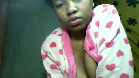 Snapshot of honeria98 chatting on July 2, 4:51 am honeria98 online show from July 2, 4:51 am
