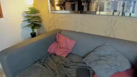 Snapshot of honey__monroe chatting on December 1, 10:15 pm honey monroe online show from December 1, 10:15 pm