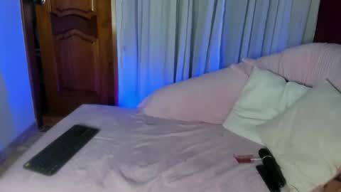 honey  monroe online show from May 12, 3:47 am