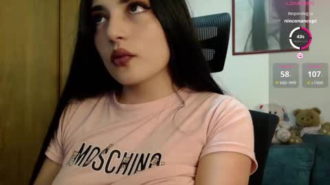 Snapshot of honey_aynur chatting on February 26, 10:20 pm Honey Aynu online show from February 26, 10:20 pm