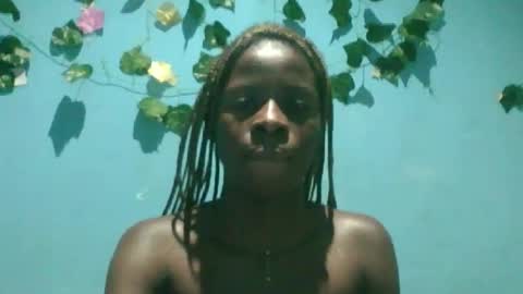 Snapshot of honey_bug2 chatting on September 28, 9:31 pm Queen online show from September 28, 9:31 pm