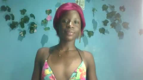 Snapshot of honey_bug2 chatting on October 20, 11:16 pm Queen online show from October 20, 11:16 pm