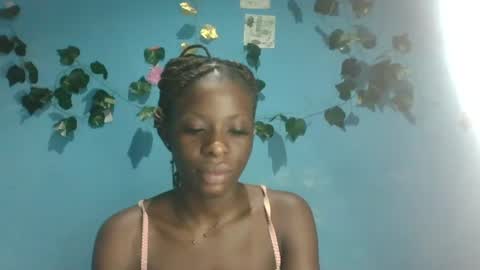 Snapshot of honey_bug2 chatting on October 27, 4:16 am Queen online show from October 27, 4:16 am