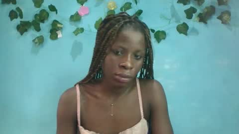 Snapshot of honey_bug2 chatting on October 30, 10:38 am Queen online show from October 30, 10:38 am