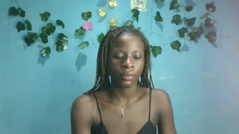 Snapshot of honey_bug2 chatting on November 3, 9:48 pm Queen online show from November 3, 9:48 pm