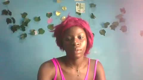 Snapshot of honey_bug2 chatting on February 16, 8:27 pm Queen online show from February 16, 8:27 pm