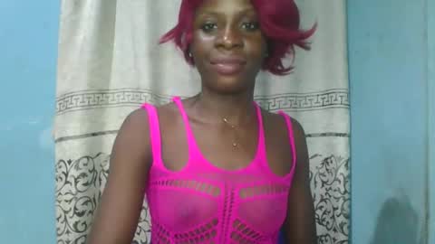 Snapshot of honey_bug2 chatting on February 27, 11:27 pm Queen online show from February 27, 11:27 pm