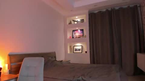 Snapshot of honey_bunnyy_ chatting on November 12, 10:30 pm Alexa online show from November 12, 10:30 pm