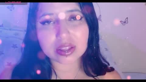 Snapshot of honey_buns_1 chatting on November 30, 3:16 pm mimi online show from November 30, 3:16 pm