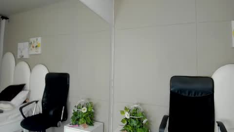 honey_hex_ online show from May 26, 12:34 pm