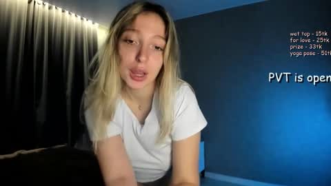 Snapshot of honey_honey_honey chatting on October 11, 8:51 pm Honey and Misa online show from October 11, 8:51 pm