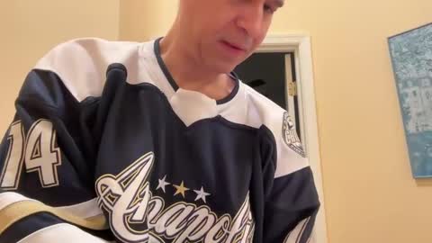 Snapshot of honey_man14 chatting on December 9, 5:41 pm honey_man14 online show from December 9, 5:41 pm