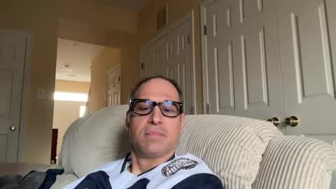 Snapshot of honey_man14 chatting on December 17, 4:53 pm honey_man14 online show from December 17, 4:53 pm