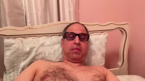 Snapshot of honey_man14 chatting on December 20, 10:32 pm honey_man14 online show from December 20, 10:32 pm