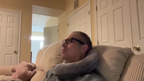 Snapshot of honey_man14 chatting on December 23, 3:01 pm honey_man14 online show from December 23, 3:01 pm
