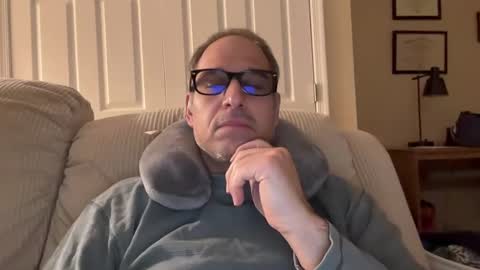 Snapshot of honey_man14 chatting on December 25, 11:33 am honey_man14 online show from December 25, 11:33 am