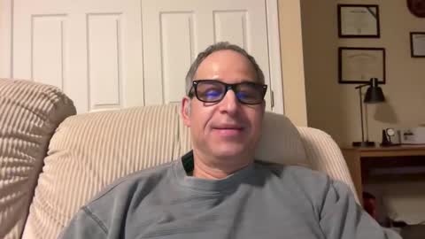 Snapshot of honey_man14 chatting on December 30, 10:12 pm honey_man14 online show from December 30, 10:12 pm
