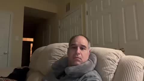 Snapshot of honey_man14 chatting on February 11, 7:12 am honey_man14 online show from February 11, 7:12 am
