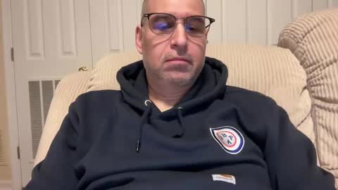 Snapshot of honey_man14 chatting on February 28, 3:15 am honey_man14 online show from February 28, 3:15 am