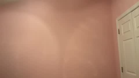 Snapshot of honey_man14 chatting on September 19, 6:52 pm honey_man14 online show from September 19, 6:52 pm