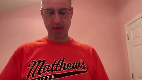 Snapshot of honey_man14 chatting on October 7, 5:43 pm honey_man14 online show from October 7, 5:43 pm