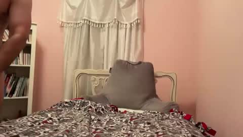 Snapshot of honey_man14 chatting on November 12, 8:08 pm honey_man14 online show from November 12, 8:08 pm