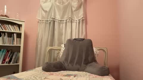 Snapshot of honey_man14 chatting on December 2, 8:04 pm honey_man14 online show from December 2, 8:04 pm