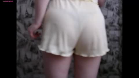 Snapshot of honey_mood chatting on January 18, 9:02 am Lina online show from January 18, 9:02 am