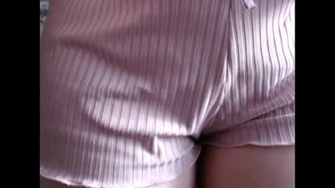 Snapshot of honey_mood chatting on February 19, 11:49 am Lina online show from February 19, 11:49 am