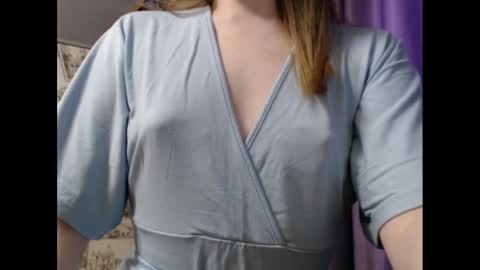 Snapshot of honey_mood chatting on February 24, 12:48 pm Lina online show from February 24, 12:48 pm