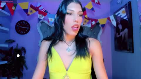 Snapshot of honey_moontsts chatting on June 11, 12:25 pm honey_moontsts online show from June 11, 12:25 pm