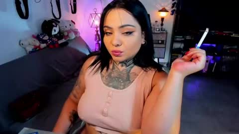 Snapshot of honey_mooon chatting on July 22, 6:43 pm Maria online show from July 22, 6:43 pm