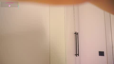 Snapshot of honey_pixie chatting on September 20, 4:19 pm honey_pixie online show from September 20, 4:19 pm