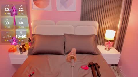 honey_sofii_ online show from September 11, 11:21 am