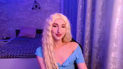 Snapshot of honey_sunset chatting on September 25, 5:27 pm honey_sunset online show from September 25, 5:27 pm