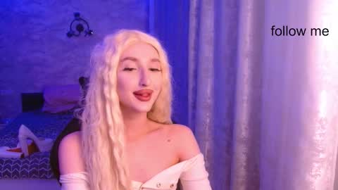 Snapshot of honey_sunset chatting on October 23, 4:39 pm honey_sunset online show from October 23, 4:39 pm