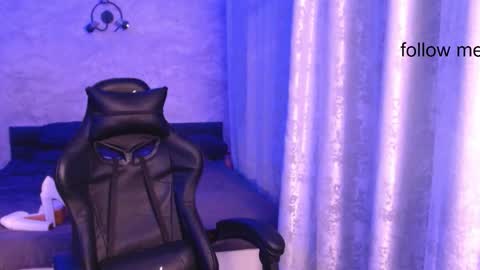 Snapshot of honey_sunset chatting on November 3, 10:21 pm honey_sunset online show from November 3, 10:21 pm