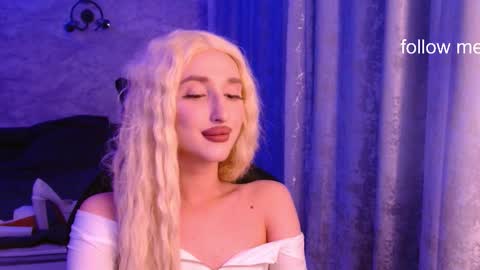 Snapshot of honey_sunset chatting on November 9, 7:23 pm honey_sunset online show from November 9, 7:23 pm