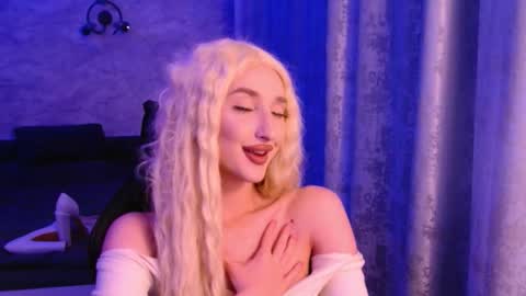 Snapshot of honey_sunset chatting on November 13, 5:34 pm honey_sunset online show from November 13, 5:34 pm