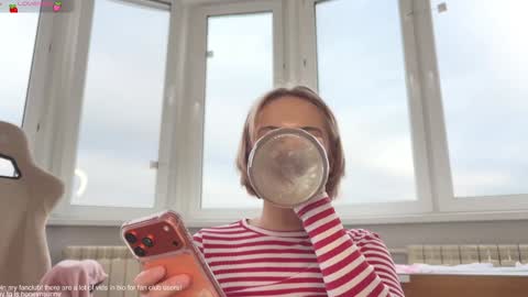 Snapshot of honey_sunshine chatting on November 8, 10:48 am Jenyanew vid how I squirt in forest in bio online show from November 8, 10:48 am