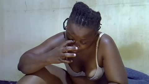 honey_sunshiny online show from June 15, 5:42 am