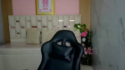 HONEY  online show from June 16, 1:14 pm