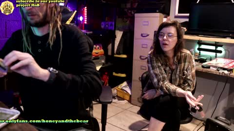 Honey and Bear online show from December 27, 3:53 am