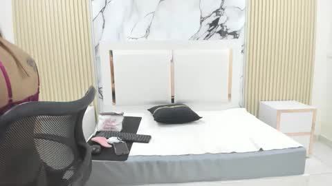 honeyangelh online show from February 26, 11:42 am