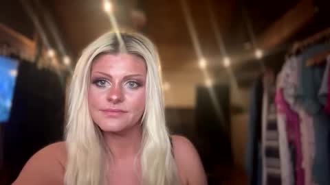 Snapshot of honeybuhnny chatting on March 22, 8:07 am honeybuhnny online show from March 22, 8:07 am