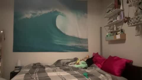 Snapshot of honeybun_z chatting on December 4, 6:27 pm honeybun_z online show from December 4, 6:27 pm